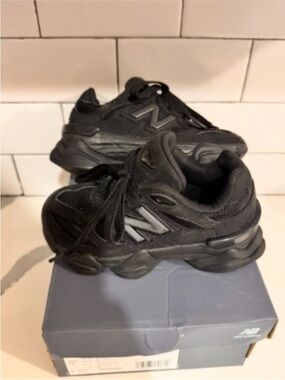 New Balance Kids' Black Athletic Sneakers with Subtle Logo